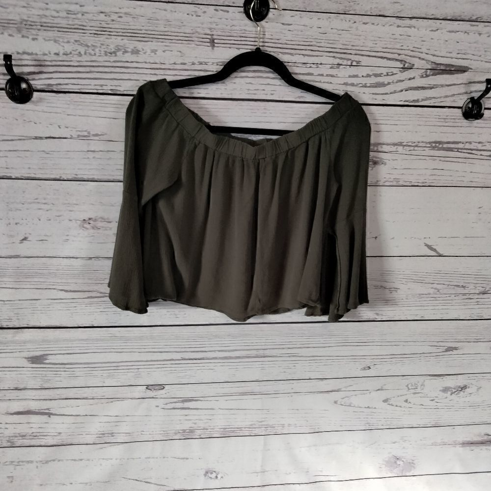 New without tags. "Solemio" woman's crop shirt